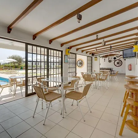 Apartahotel Muthu Balaia Sol